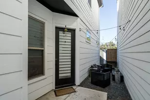 5355 Creekmont Oaks Ln, Houston, TX 77091 - Photo 3