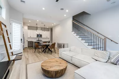 5355 Creekmont Oaks Lane, Houston, TX 77091 - Photo 9