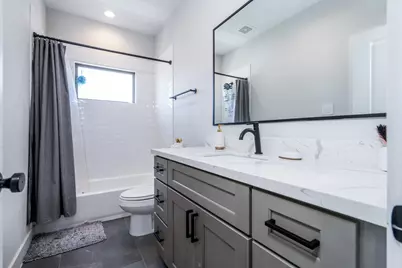 5355 Creekmont Oaks Lane, Houston, TX 77091 - Photo 15