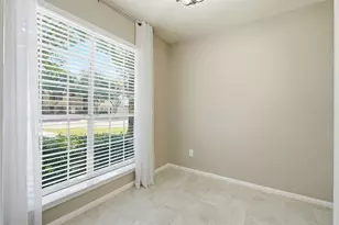 1516 S 8th St, La Porte, TX 77571 - Photo 13