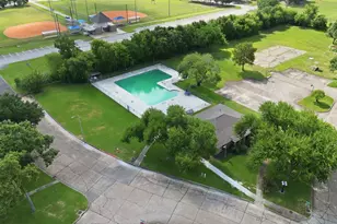 1516 S 8th St, La Porte, TX 77571 - Photo 41