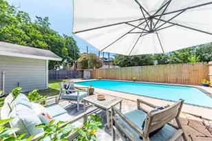 11 10th Ave N, Texas City, TX 77590 - Photo 1