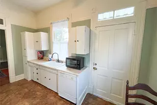 1515 33rd St, Galveston, TX 77550 - Photo 7