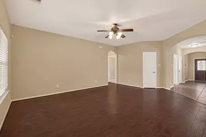 2756 Villa Bella Court, League City, TX 77573 - Photo 9