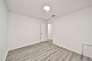 3727 Prudence Dr, Houston, TX 77045 - Photo 9