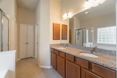 3 Canterborough Place, Tomball, TX 77375 - Photo 17