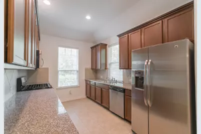 3 Canterborough Place, Tomball, TX 77375 - Photo 9