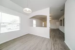 219 Blue Crane St, Huntsville, TX 77320 - Photo 5