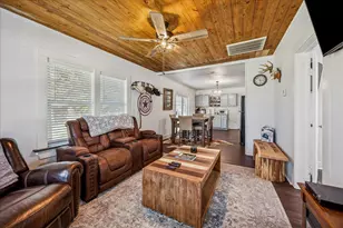 605 N Meyer St, Sealy, TX 77474 - Photo 5