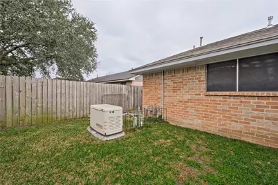 6363 French Chateau Drive, Houston, TX 77088 - Photo 23