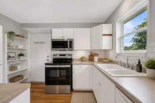 1801 55th St, Galveston, TX 77551 - Photo 3