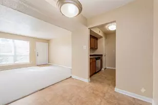 8100 Creekbend Dr, Houston, TX 77071 - Photo 5