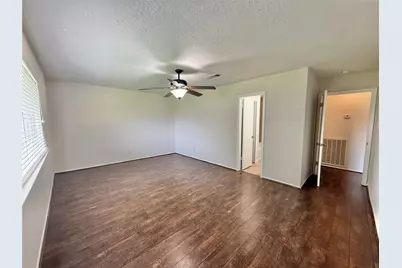 8306 Bee Meadow Lane, Houston, TX 77489 - Photo 7