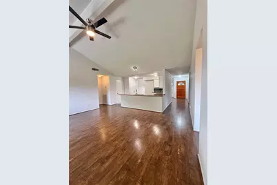 8306 Bee Meadow Lane, Houston, TX 77489 - Photo 15