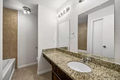 8306 Bee Meadow Lane, Houston, TX 77489 - Photo 9