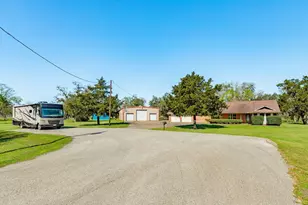 555 County Rd 502A, Sweeny, TX 77480 - Photo 35