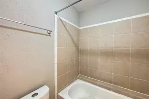 8020 Braesmain Dr, Houston, TX 77025 - Photo 27