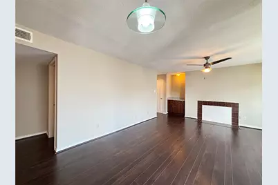 8020 Braesmain Drive #1604, Houston, TX 77025 - Photo 9