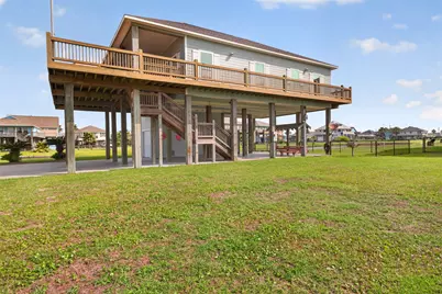 844 Eastview, Crystal Beach, TX 77650 - Photo 39