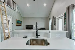 1040 Johnson Rd, Gilchrist, TX 77617 - Photo 17