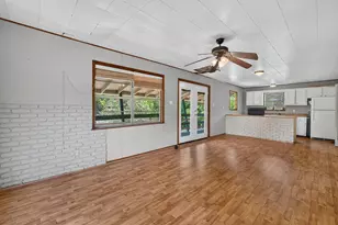 190 White Oak Cir, Point Blank, TX 77364 - Photo 25