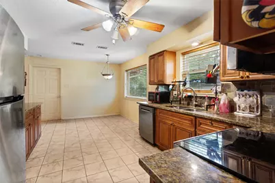 5000 Cedar Creek Drive, Dickinson, TX 77539 - Photo 5