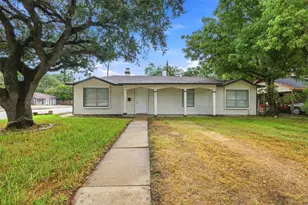 2101 Flynn Dr, Pasadena, TX 77502 - Photo 1