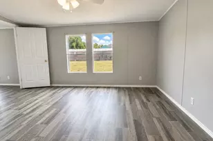 1722 Dolores St, Rosharon, TX 77583 - Photo 3