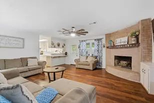 4014 Pin Oak Dr, Mont Belvieu, TX 77523 - Photo 1