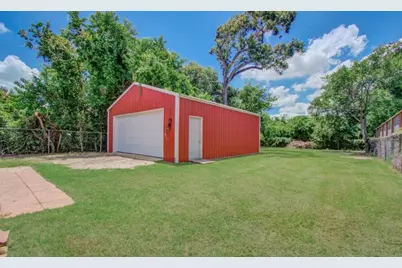 1007 San Jacinto St, Highlands, TX 77562 - Photo 3