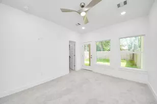 8109 Hamlet St, Houston, TX 77078 - Photo 33