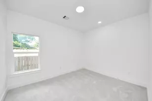 8109 Hamlet St, Houston, TX 77078 - Photo 29