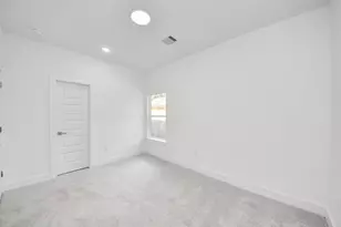 8109 Hamlet St, Houston, TX 77078 - Photo 31