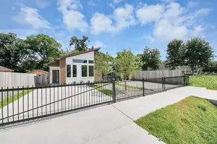 8109 Hamlet St, Houston, TX 77078 - Photo 5