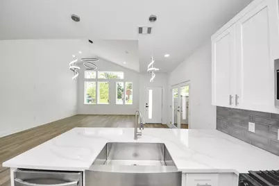 8109 Hamlet Street, Houston, TX 77078 - Photo 19