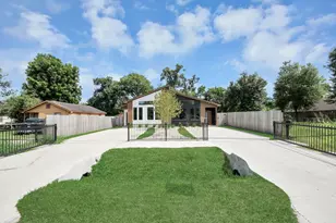 8109 Hamlet St, Houston, TX 77078 - Photo 7