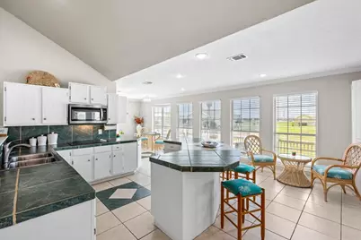 970 Gulfview Drive, Crystal Beach, TX 77650 - Photo 7
