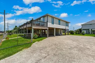 970 Gulfview Dr, Crystal Beach, TX 77650 - Photo 43