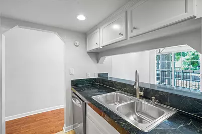 12633 Memorial Drive #118, Houston, TX 77024 - Photo 9