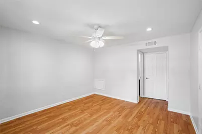 12633 Memorial Drive #118, Houston, TX 77024 - Photo 19