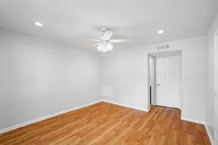 12633 Memorial Dr, Houston, TX 77024 - Photo 19
