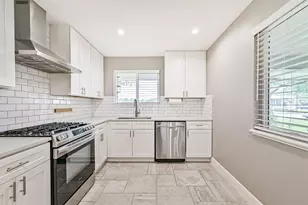 16502 Diana Ln, Houston, TX 77062 - Photo 15