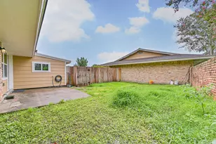 16502 Diana Ln, Houston, TX 77062 - Photo 33