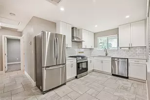 16502 Diana Ln, Houston, TX 77062 - Photo 15