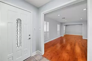 3415 Freshmeadows Dr, Houston, TX 77063 - Photo 3