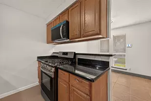 7402 Londres Dr, Houston, TX 77083 - Photo 9