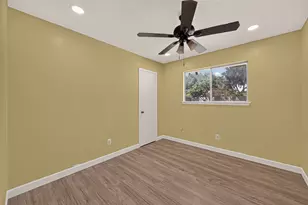 7402 Londres Dr, Houston, TX 77083 - Photo 25