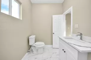 8215 La Porte Rd, Houston, TX 77012 - Photo 21