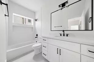 7723A Hammerly Blvd, Houston, TX 77055 - Photo 9