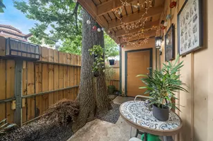 8289 Kingsbrook Rd, Houston, TX 77024 - Photo 19